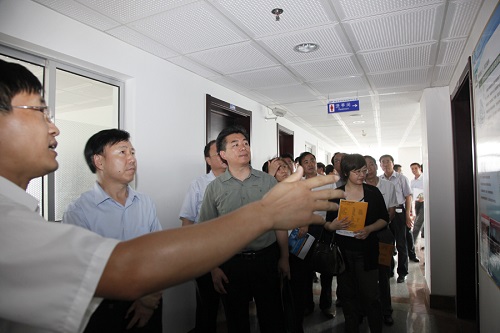 濰坊市基層統(tǒng)戰(zhàn)工作現(xiàn)場觀摩會與會領(lǐng)導到我公司觀摩